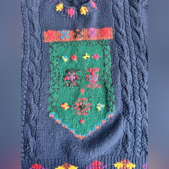 VINTAGE Club Room Knitted by Hand Blue Sweater Men Medium Knit Crest 100% Wool - Picture 7 of 9